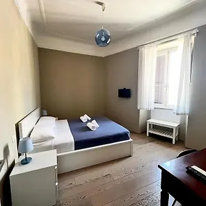 Apartment La Casa Di Piero In Via Ottaviano Italy